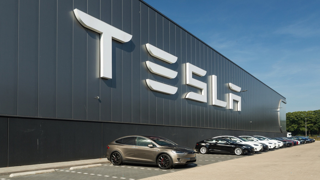 tesla-covid-19-ve-cip-krizine-kafa-tutuyor-1t3lwksw.jpg