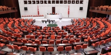 sosyal-medya-duzenlemesi-komisyondan-gecti-8sbiop6x.jpg