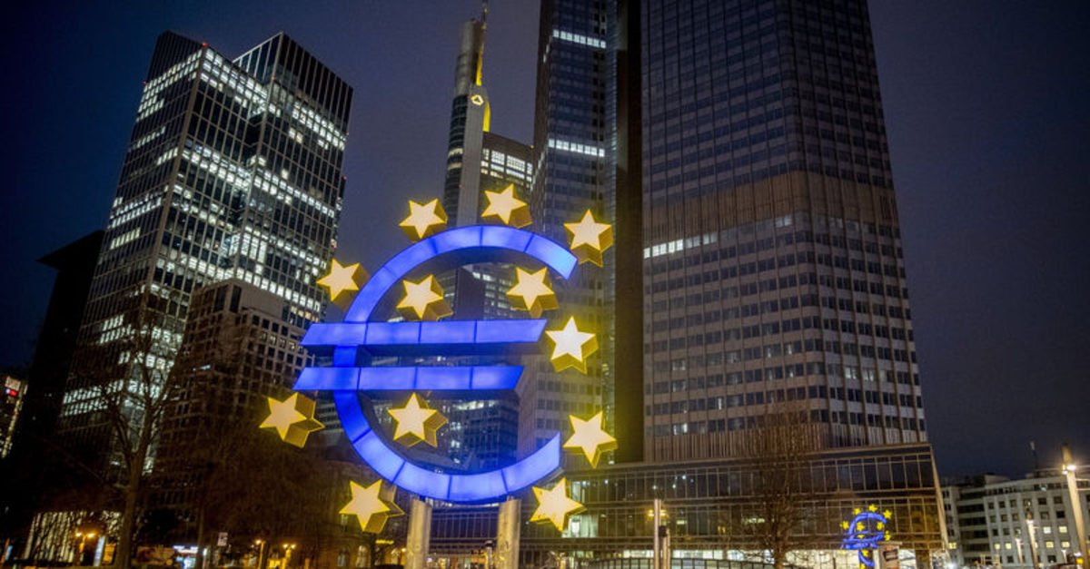 euro-bolgesinde-ekonomik-guven-17-ayin-en-dusuk-seviyesinde-kajkefsd.jpg