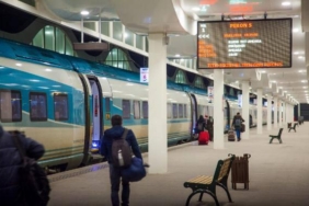bakan-karaismailoglu-hizli-tren-seferlerini-44ten-56ya-cikariyoruz-0-qodqmhk8.jpg