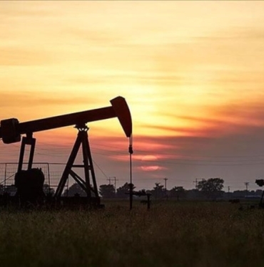 brent-petrolun-varil-fiyati-9527-dolar-seviyesinde-1-us89zdp4.jpeg